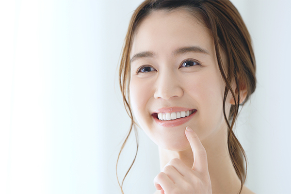 短期間で白い歯にするダイレクトボンディング